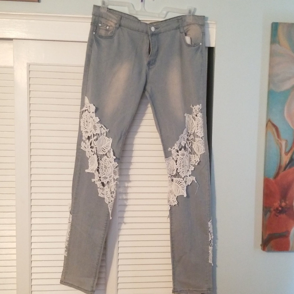 Women's Lace Applique jeans